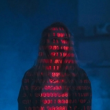 Rynek IT pod presją zmian &ndash; firmy inwestują w AI, specjaliści odczuwają niepewność